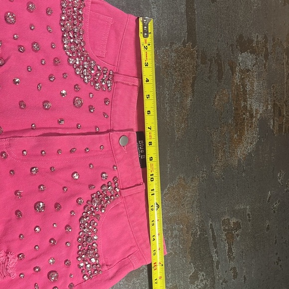 Pink rhinestone studded pink distressed frayed festival concert jean shorts BNWT - Picture 7 of 8